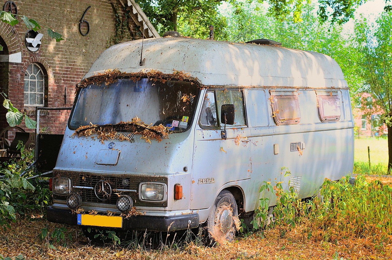 Roller Vor Dem Haus Parken